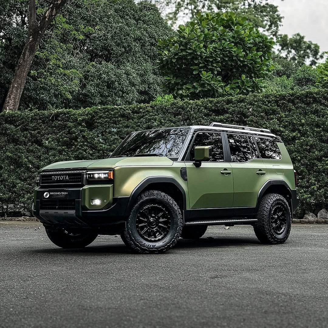 FROZEN MATTE LIQUID METALLIC TITANIUM GREEN