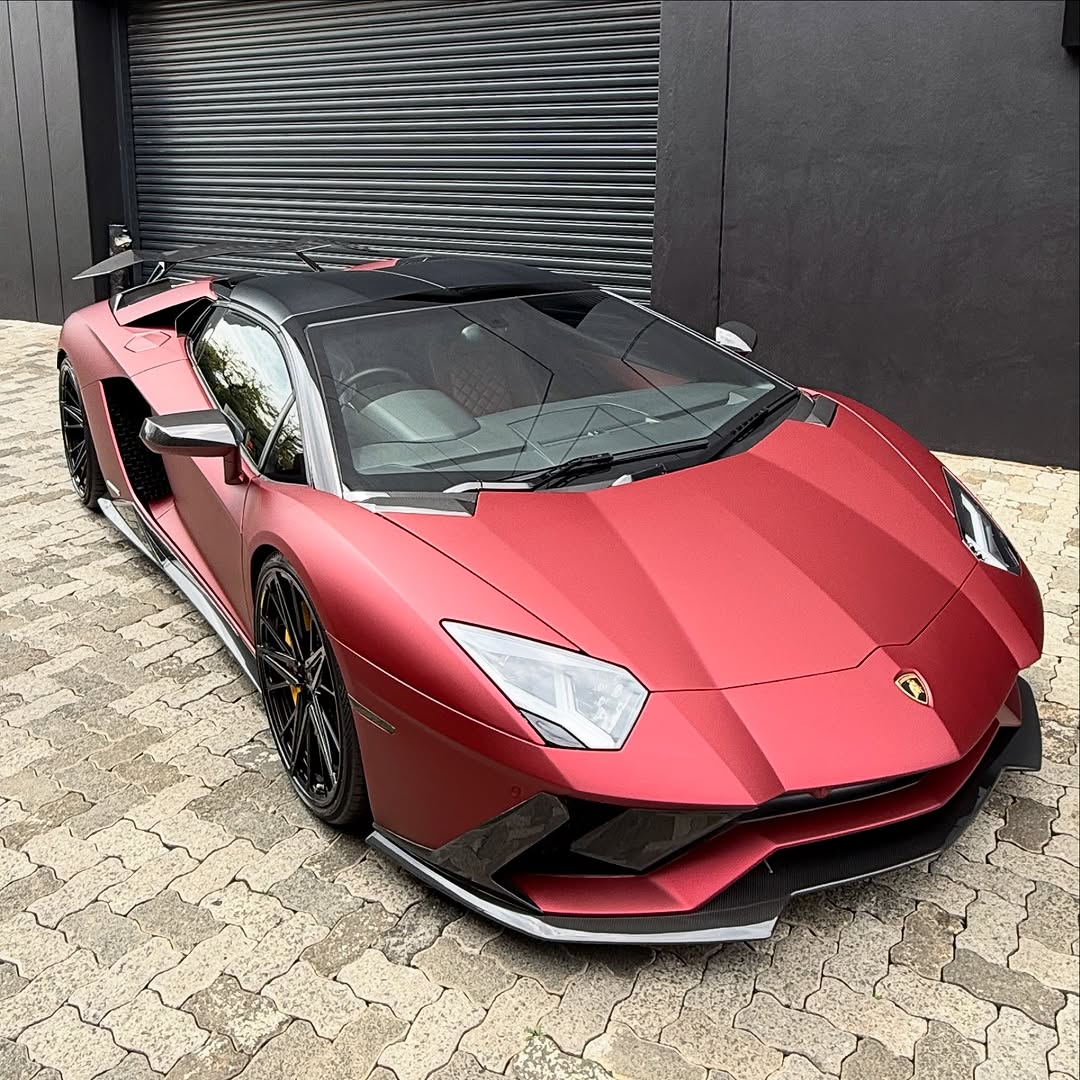 SATIN LIQUID METALLIC BLOOD RED
