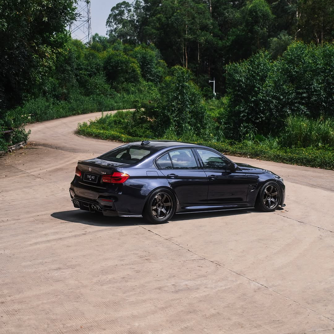 GLOSS METALLIC GRAPHITE BLUE
