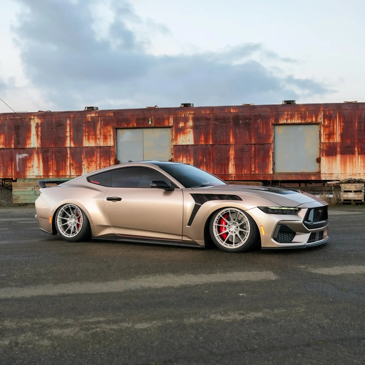LIQUID METALLIC CHAMPAGNE