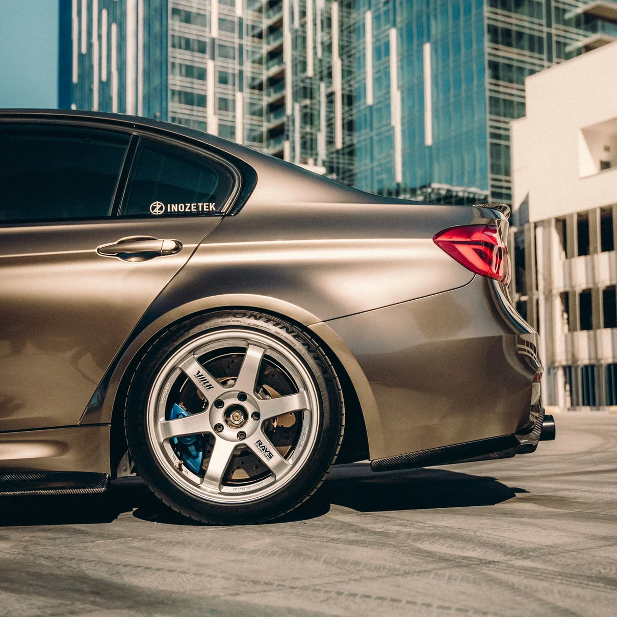 METALLIC ALUMINUM GREY