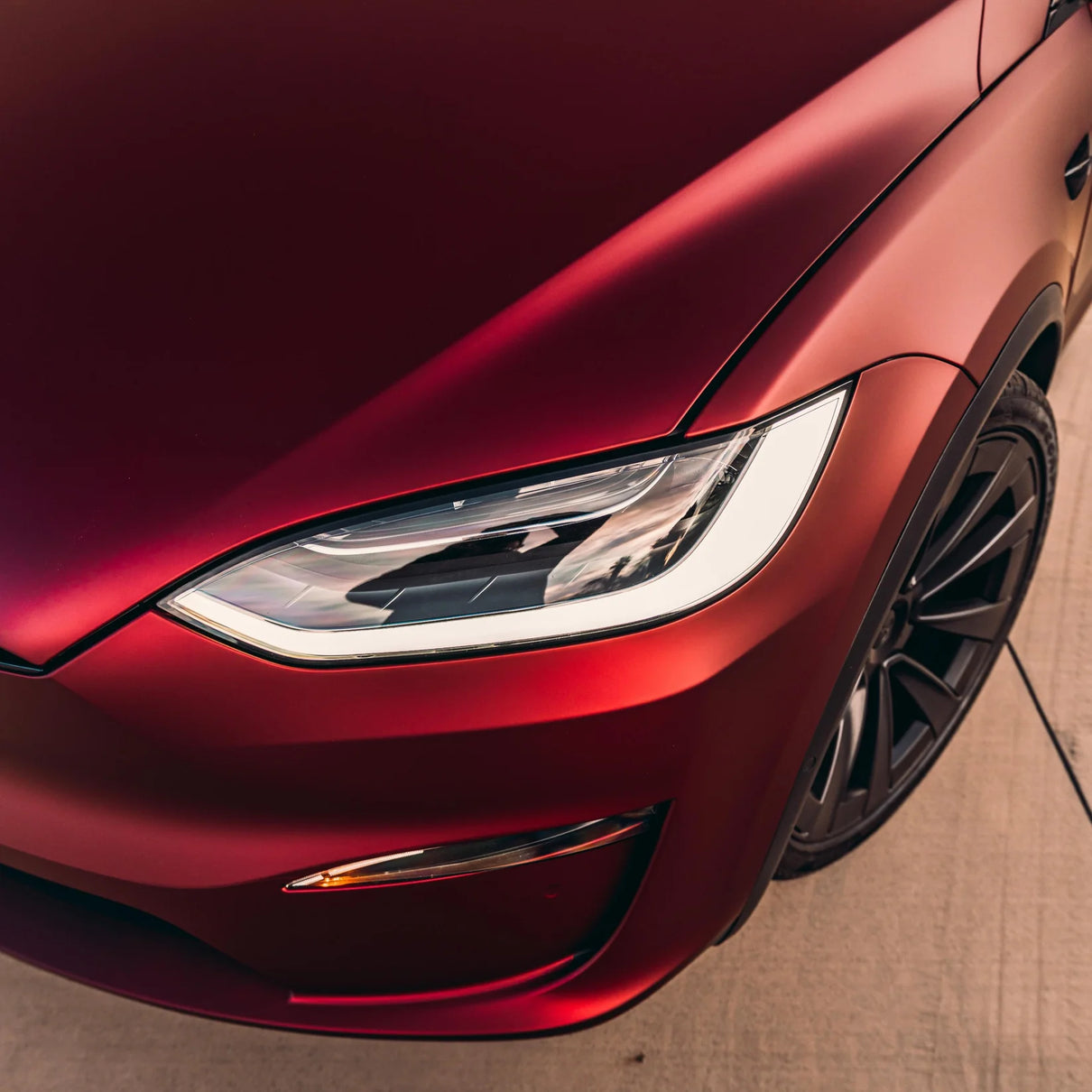 SATIN LIQUID METALLIC BLOOD RED