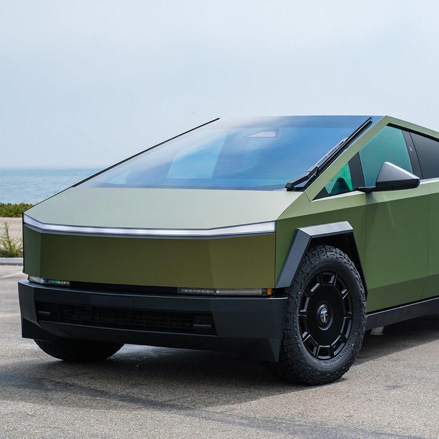 FROZEN MATTE LIQUID METALLIC TITANIUM GREEN